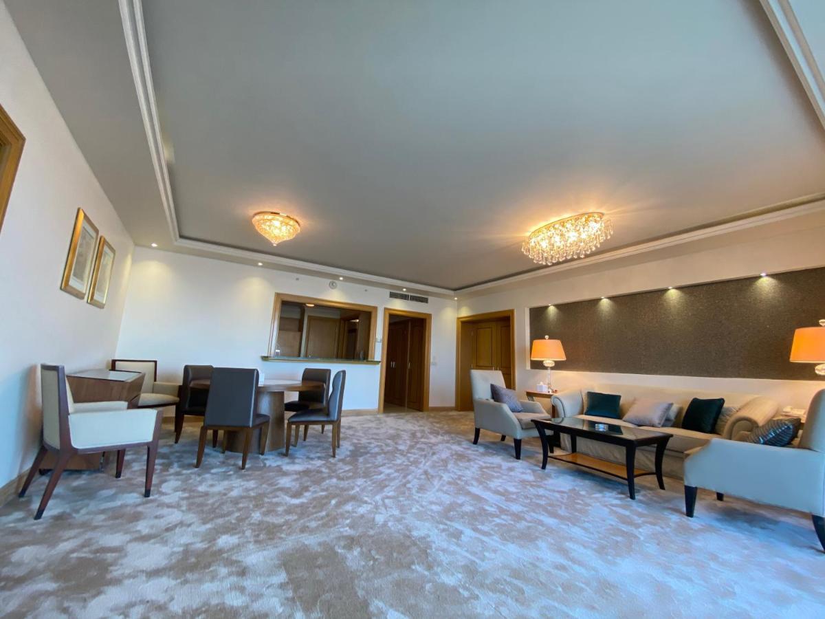 Chez Haytham At Four Seasons Nile Plaza Residential Suite El El Cairo Exterior foto