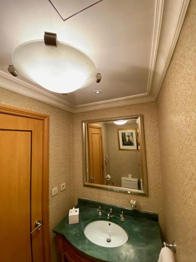Chez Haytham At Four Seasons Nile Plaza Residential Suite El El Cairo Exterior foto