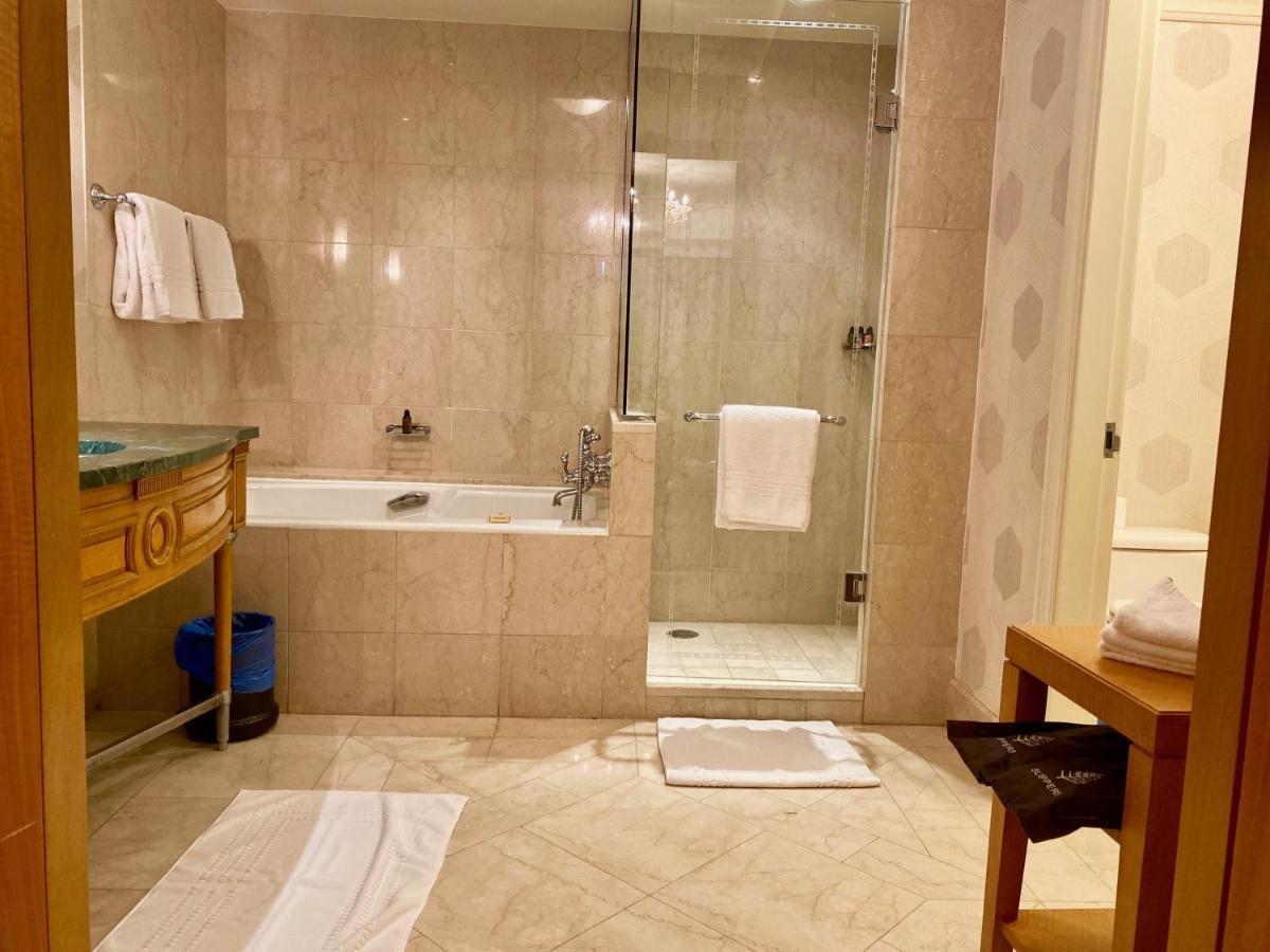 Chez Haytham At Four Seasons Nile Plaza Residential Suite El El Cairo Exterior foto